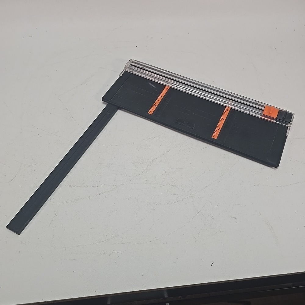 Fiskars Paper Trimmer 12" Portable Craft Cutter With Ruler Guide - Picture 7 of 10